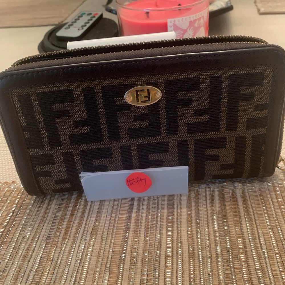 Fendi Zippy‎ wallet